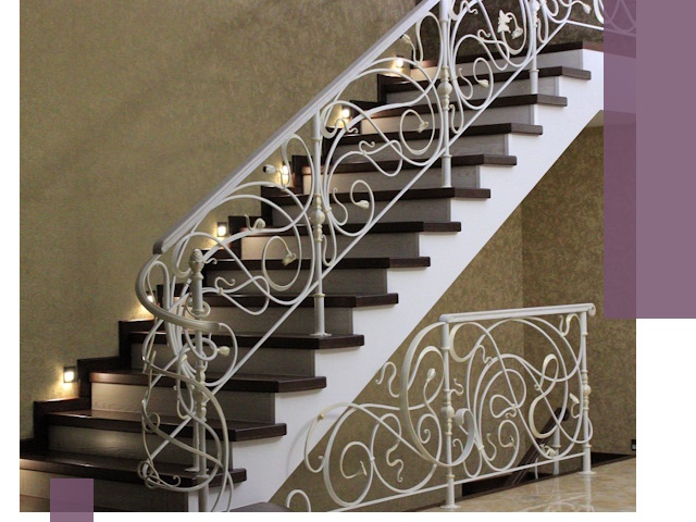 Кованые лестницы под ключ в Октябрьском — изготовление и монтаж