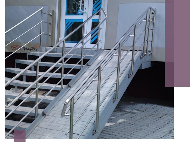 Пандус на крыльцо под ключ в Октябрьском: монтаж и изготовление