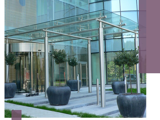 Навесы из стекла на заказ в Октябрьском — монтаж и установка