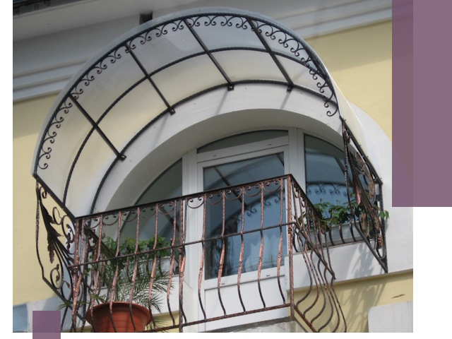 Козырьки над балконом в Октябрьском — изготовление и монтаж