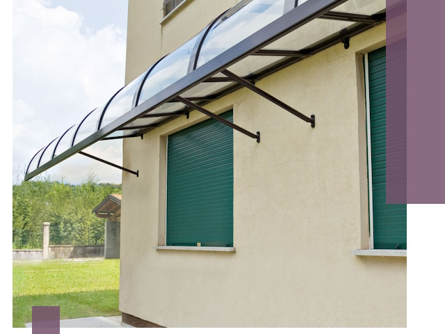 Козырьки над окнами в Октябрьском — изготовление и монтаж по выгоде