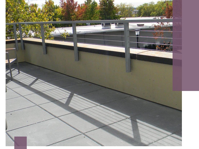 Металлические парапеты под ключ в Октябрьском: монтаж и изготовление